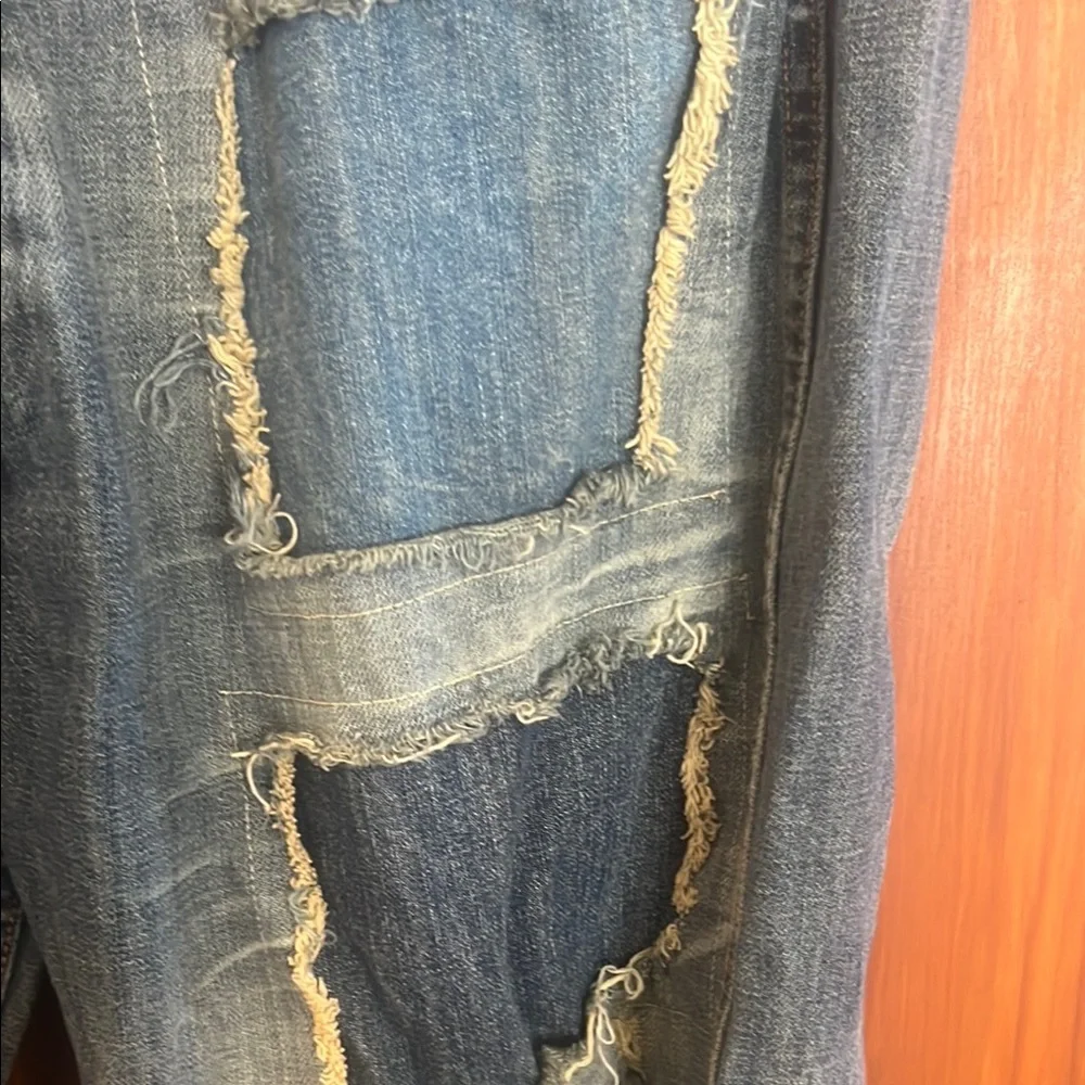 Magnolia Pearl Patched Blue Jeans - Picture 3 of 8